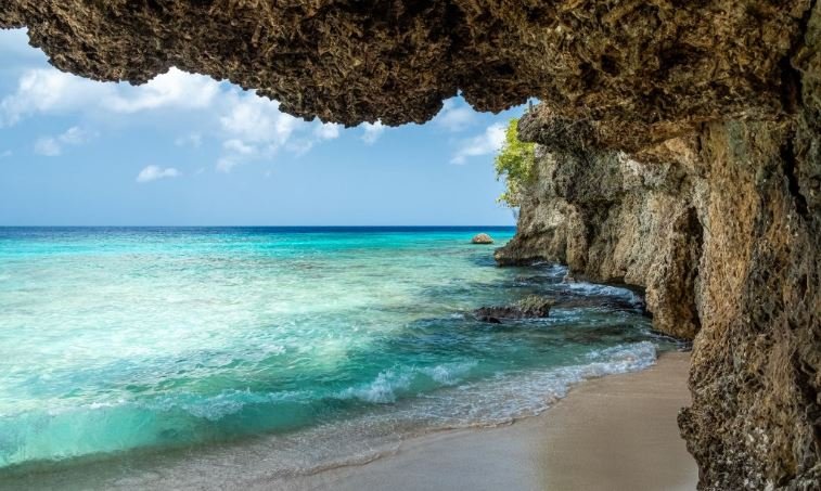 What is best time to visit Curaçao