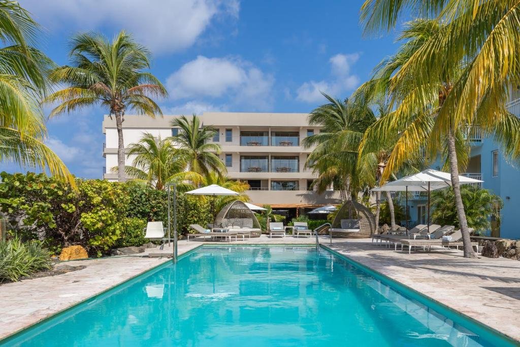  Dolphin Suites & Wellness Curacao