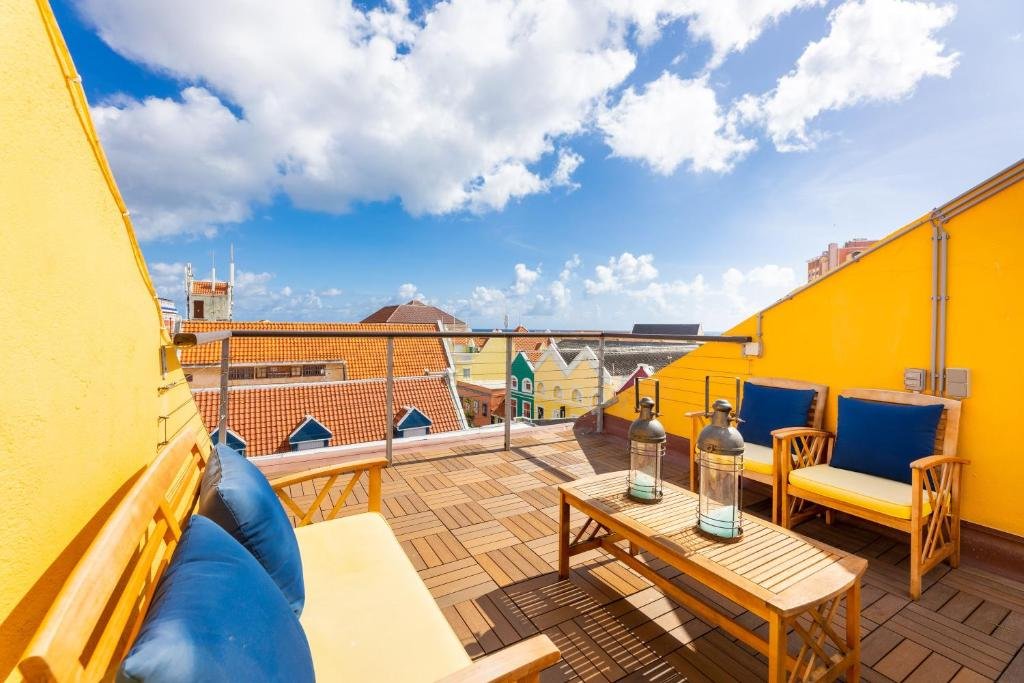 Luxury Villa La Casa Amarilla Apartments