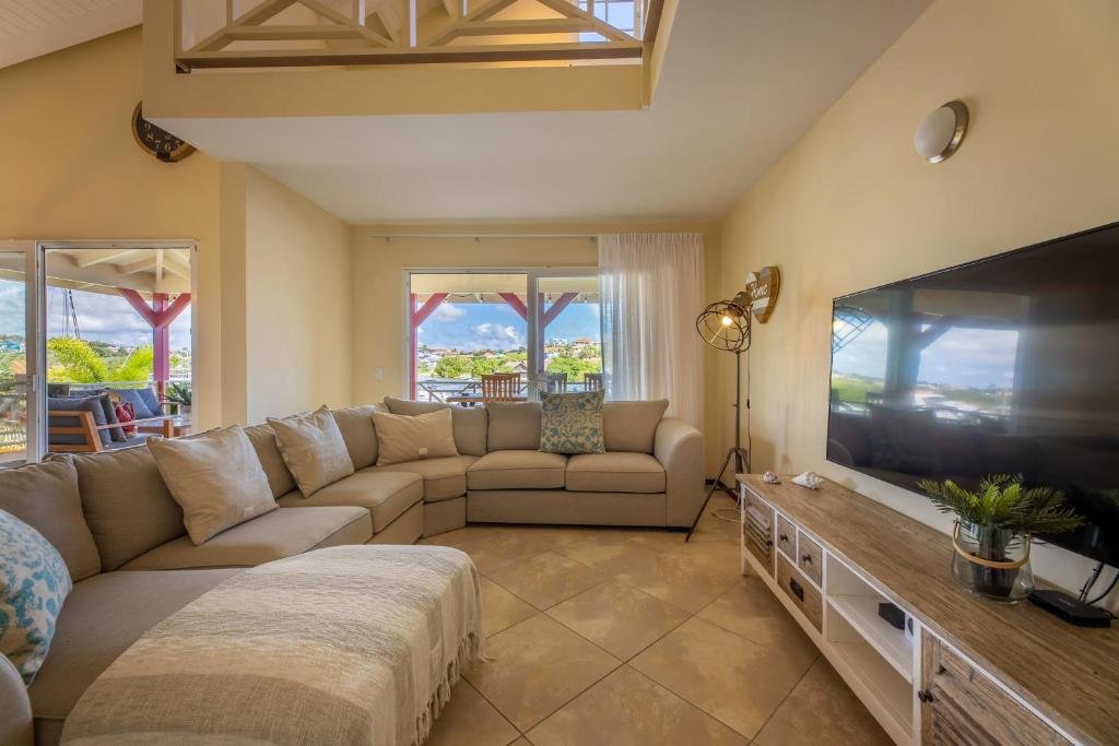 Spanish Water Marina Apartments for Rent