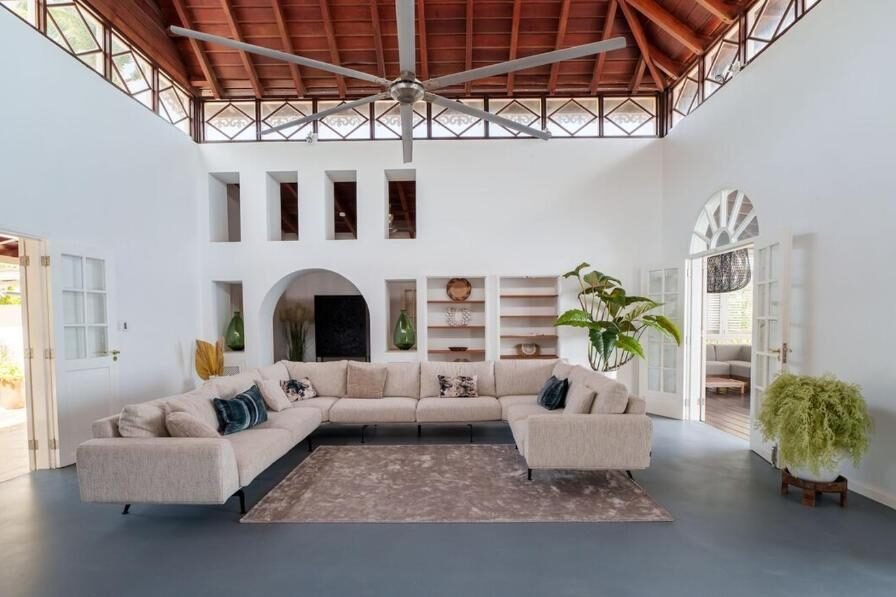 beachfront Villa Playa Hundu