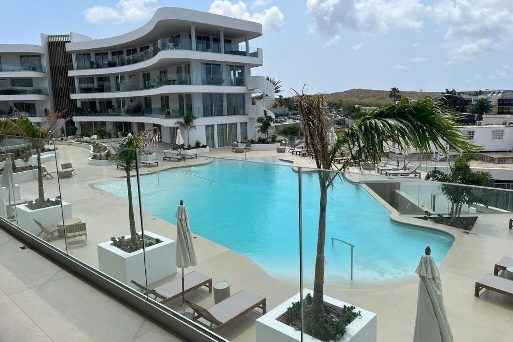 House In Mambo Beach for Rent